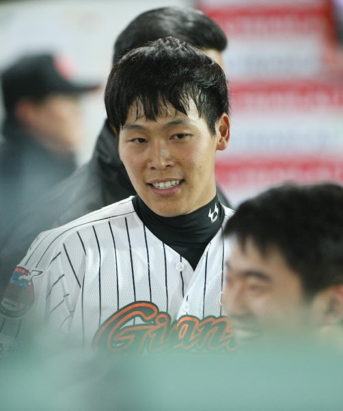 프로 첫안타를 때려낸 김민하선수